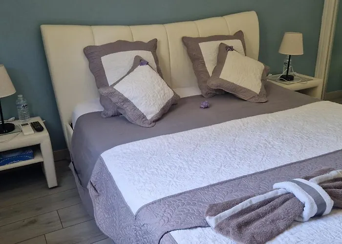 Mas Provencal 8 Pers, Air-conditioned Private Pool Vila